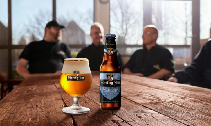 Hertog Jan winterbier flesje en glas